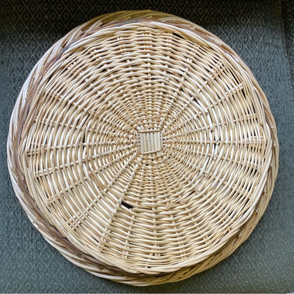 Large Round Willow and Rattan Wicker Tray - Picture 2 of 5